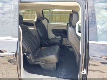 Chrysler Pacifica II 2023 Chrysler Pacifica Touring L, 2023r. 3.6L 3.6 Benzyna 287KM, zdjęcie 9