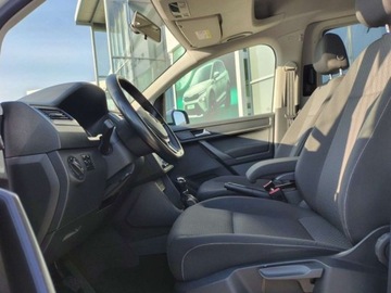 Volkswagen Caddy IV Kombi Maxi 2.0 TDI SCR BlueMotion Technology 102KM 2016 Volkswagen Caddy 2.0 TDI 102KM Maxi 7 osobowy Czujniki Parkowania Salon, zdjęcie 10