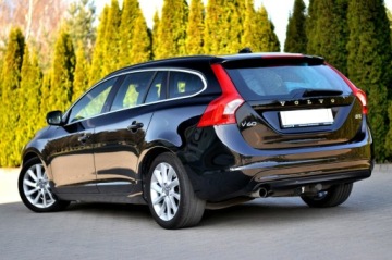 Volvo V60 I Kombi Facelifting 2.0 D3 136KM 2014 Volvo V60 2.0 D3 5-Cylindrów Lift Digital Led, zdjęcie 31