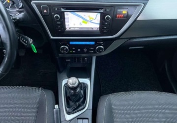 Toyota Auris I Hatchback 3d Facelifting 1.6 Valvematic 132KM 2013 Toyota Auris kamera , nawigacja 1.6 Benzyna 132KM, zdjęcie 24