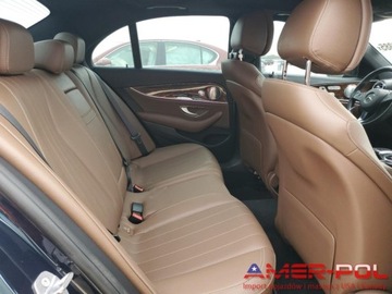 Mercedes Klasa E W213 2017 Mercedes-Benz Klasa E _E300_W213_2.0 L_241 km_2017r 2.0 Benzyna 241KM, zdjęcie 8