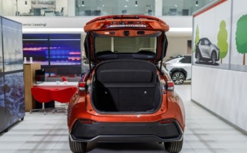 Toyota C-HR II SUV 1.8 Hybrid 140KM 2025 Toyota C-HR 1.8 Hybrid Executive 1.8 Hybryda 140KM, zdjęcie 20