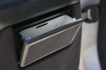 Mercedes Klasa E W210 1998 Mercedes E240 V6 aut Elegance 160000km Skóra Hak Grzane fotele 2xParktronik, zdjęcie 25