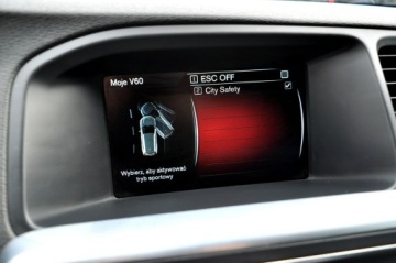 Volvo V60 I Kombi Facelifting 2.0 D2 DRIVE-E 120KM 2015 Volvo V60 LiFT Ocean Race Ledy Digital Skóra Navi, zdjęcie 32