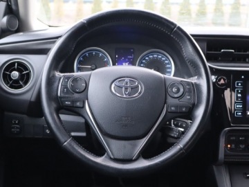 Toyota Corolla XI Sedan 1.6 Valvematic 132KM 2016 Toyota Corolla 1.6 Valvematic, Salon Polska, zdjęcie 14