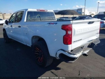 Chevrolet Silverado II 2022 Chevrolet Silverado 2022r., 4x4, 2.7L 2.7 Benzyna 310KM, zdjęcie 2