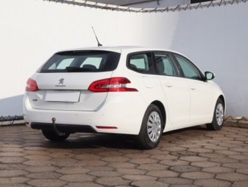 Peugeot 308 II SW Facelifting 1.2 PureTech 110KM 2018 Peugeot 308 1.2 PureTech, Klima, Tempomat, zdjęcie 4