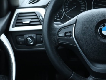 BMW Seria 3 F30-F31-F34 Limuzyna Facelifting 1.5 318i 136KM 2016 BMW 3 318 i, Salon Polska, Serwis ASO, Klima, zdjęcie 21