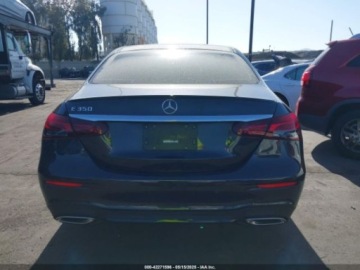 Mercedes Klasa E W213 2022 Mercedes-Benz Klasa E 350 2022 2.0l 2.0 Benzyna 255KM, zdjęcie 4