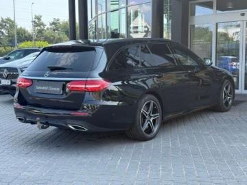 Mercedes Klasa E W213 Kombi Plug-in Facelifting 2.0 E300de 306KM 2020 Mercedes-Benz Klasa E 300 DE hybryda plug-In pakiet AMG serwis ASO pakiet, zdjęcie 6
