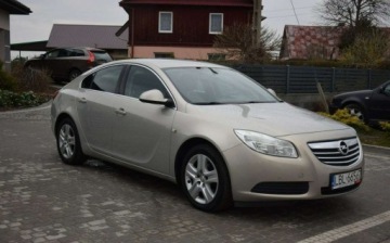 Opel Insignia I Sedan 1.6 Twinport ECOTEC 115KM 2010 Opel Insignia 1.6 BGas Klima 2 KPL Opon Stan bardzo dobry 1.6 115KM, zdjęcie 1