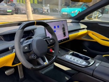 Xiaomi SU7 2025 Xiaomi SU7 2025 1550km Elektryczny 1550KM, zdjęcie 1