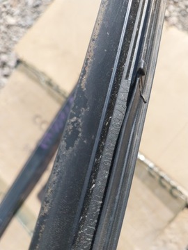 MERCEDES W177 НАКЛАДКА ВЕТРОВОГО СТЕКЛА НА КРЫШЕ ЛЕВАЯ