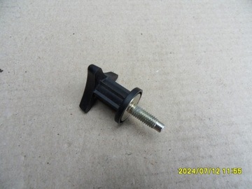 ГАЙКА КРЕПЛЕНИЯ ЗАДНЕГО ФОНАРА, RENAULT CLIO II