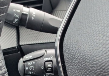 Peugeot 2008 II e-SUV Facelifting Elektryczny 50kWh 136KM 2024 Peugeot 2008 e-2008 50kWh Allure SalonPL Nowy Model Bogata Wersja Od Reki, zdjęcie 16