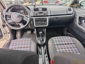 Skoda Roomster Mikrovan Facelifting 1.2 TSI 105KM 2012 Skoda Roomster 1,2 tsi DSG klimatronik alu pdc grzeane fotele zarejestrowa, zdjęcie 13