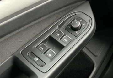 Volkswagen Golf VII Hatchback 5d Facelifting 1.5 TSI BMT 130KM 2020 Volkswagen Golf Life Pakiety, ACC, ergoActive z masazem, Kamera, Indukcja, zdjęcie 18