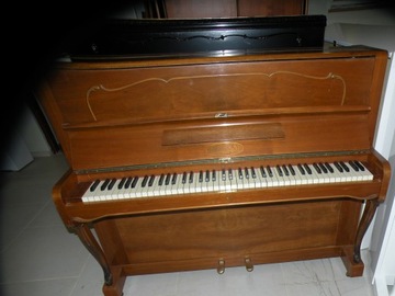 Pianino stylizowane marki Fuchs & Mohr