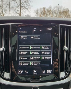 Volvo V60 II  Kombi Plug-in 2.0 T6 Plug-In Hybrid 341KM 2021 Volvo V60 FV 23 BW Panorama Kamery 360 Biala Perla 2.0 Hybryda Plug-in, zdjęcie 29