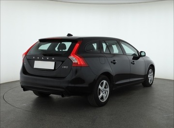 Volvo V60 I Kombi Facelifting 2.0 T3 DRIVE-E 152KM 2017 Volvo V60 T3 2.0, Salon Polska, VAT 23%, Navi, zdjęcie 4