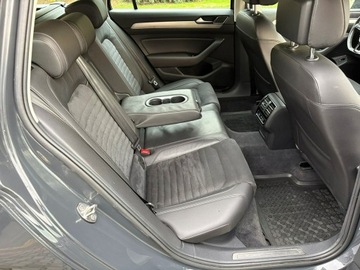 Volkswagen Passat B8 Variant 1.4 TSI BlueMotion Technology ACT 150KM 2017 Volkswagen Passat Variant 1.4 TSI 150 KM Highline, zdjęcie 17