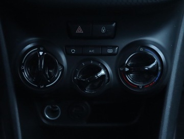 Peugeot 2008 I SUV 1.2 VTi 82KM 2014 Peugeot 2008 1.2 PureTech, Salon Polska, zdjęcie 13