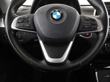 BMW X1 F48 Crossover xDrive20d 190KM 2017 BMW X1 4x4 automat full LED navi półskóra navi, zdjęcie 20