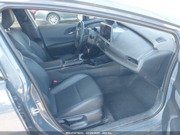 Toyota Prius V (XW60) 2024 Toyota Prius XLE 2024 2.0l 2.0 Hybryda 150KM, zdjęcie 9