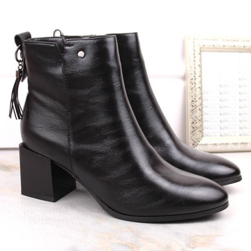 Элегантные черные ботинки на зимней колодке, размер 39.