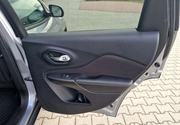 Jeep Cherokee V Terenowy 2.2 MJD 200KM 2016 Jeep Cherokee Jeep Cherokee 2.2 Multijet Active Drive I Automatik Night Ea, zdjęcie 25