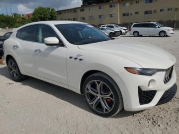 Maserati Levante 2022 Maserati Levante 2022r., Base, 3L, od ubezpieczalni 3.0 Benzyna 580KM, zdjęcie 3