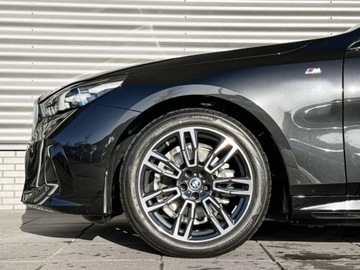 BMW Seria 5 G90-91 Touring 2.0 520d 197KM 2025 BMW Seria 5 Touring 520d xDrive Sport Combi 2.0 (197KM) 2025, zdjęcie 12