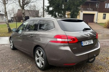 Peugeot 2015 Peugeot 308 Peugeot 308 PureTech 130 Stop amp Start Allure 1.2 Benzyna, zdjęcie 9