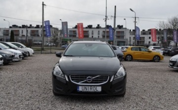 Volvo V60 I Kombi 2.0 D3 163KM 2013 Volvo V60 2.0 D4 165 km Automat nawigacja 2.0 Diesel 163KM, zdjęcie 2