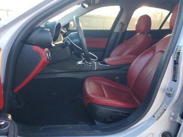 Alfa Romeo Giulia II Sedan Facelifting 2.0 Turbo 280KM 2021 Alfa Romeo Giulia 2021 ALFA ROMEO GIULIA SPORT 2.0 Benzyna 280KM, zdjęcie 8