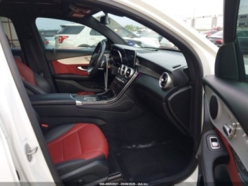 Mercedes GLC C253 2021 Mercedes-Benz GLC 2021 MERCEDES-BENZ GLC 300 4MATIC COUPE 2.0 Benzyna 255KM, zdjęcie 5
