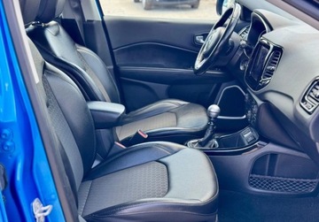 Jeep Compass II SUV 1.4 MultiAir 140KM 2020 Jeep Compass 1.4T 140KM Night Eagle Czarny dach i alu Navi Kamera ACC Lane, zdjęcie 17