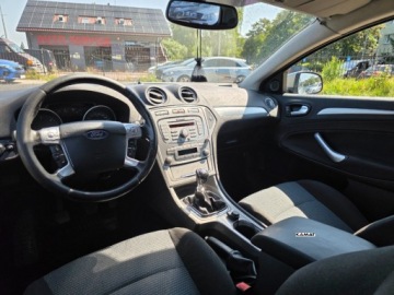 Ford Mondeo IV Kombi 2.0 Duratorq TDCi DPF 140KM 2007 Ford Mondeo Ford Mondeo Kombi 2,0 d 140 KM Zamiana 2.0 Diesel 140KM, zdjęcie 13