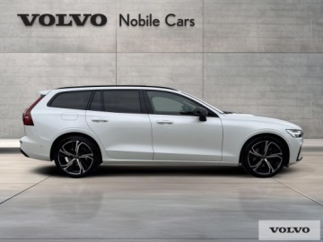 Volvo V60 II  Kombi Facelifting 2.0 B4 B 197KM 2024 Volvo V60 V60 B4 B Plus Dark Pakiet Climate Driver, zdjęcie 5