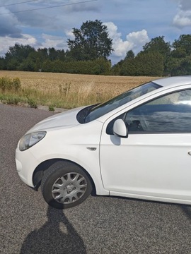 Hyundai i20 I Hatchback 5d Facelifting 1.2 DOHC 85KM 2012 Samochód osobowy HYUNDAI i20 1.2 benzyna 78KM, zdjęcie 4