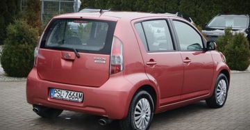 Daihatsu Sirion II 1.0 i 12V 69KM 2006 Daihatsu Sirion (Nr. ) 1.0 Klimatyzacja Elektryczne szyby Benzyna 69KM, zdjęcie 3