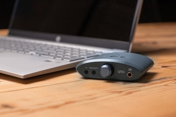 iFi audio Uno — усилитель для наушников с USB ЦАП