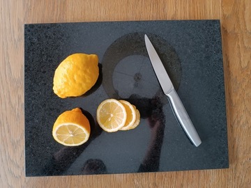 Гранитная разделочная доска Black Basalt 20x30см