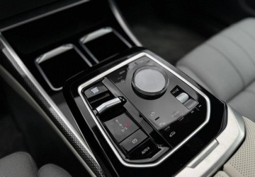 BMW Seria 7 G70 Sedan Plug-In 3.0 M60e 571KM 2024 BMW Seria 7 M760e xDrive Sport Dealer BMW Bonkowscy Gorzow Wlkp. 3.0, zdjęcie 16