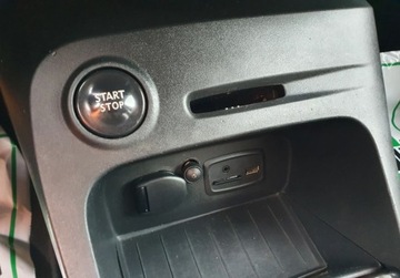 Renault Captur I Crossover 1.5 dCi 90KM 2014 Renault Captur Kamera cofania Hands Free GetHelp 1.5 Diesel 90KM, zdjęcie 16