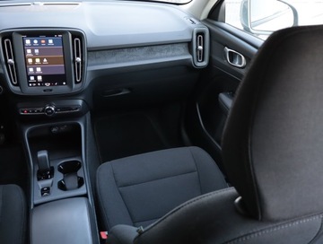 Volvo XC40 Crossover Facelifting 2.0 B3 163KM 2024 Volvo XC40 B3, Salon Polska, 1. Właściciel, zdjęcie 7