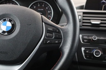 BMW Seria 1 F20-F21 Hatchback 5d 114i 102KM 2013 BMW 1 114i, Navi, Klima, Klimatronic, Parktronic, zdjęcie 17