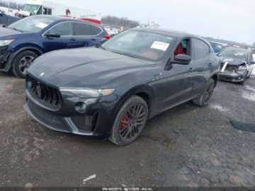 Maserati Levante 2022 Maserati Levante Modena S 2022 3.8 Benzyna 550KM, zdjęcie 1