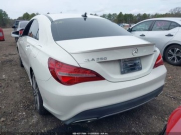 Mercedes CLA C117 2018 Mercedes-Benz CLA 2018 r.,2,0L 250 4MATIC 2.0 Benzyna 208KM, zdjęcie 14