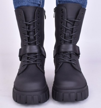 МОДНЫЕ БОТИНКИ НА ПЛОСКОЙ ПЛОСКОЙ ПЛОСКОСТИ, ЧЕРНЫЕ КОЖАНЫЕ СУМКИ, МОДНЫЕ